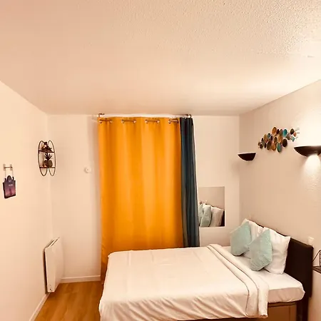 Apartment Ryan Homes - In Aparthotel, La Defense 3*