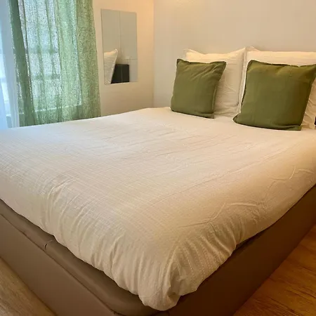 Ryan Homes - In Aparthotel, La Defense Apartment Courbevoie